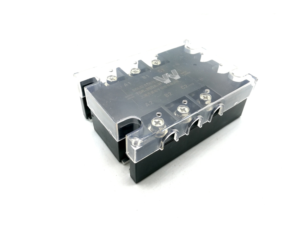 三相固態(tài)繼電器40A 三相固態(tài)繼電器40A